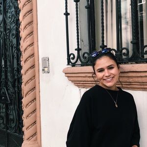 Meet your Posher, Caroline